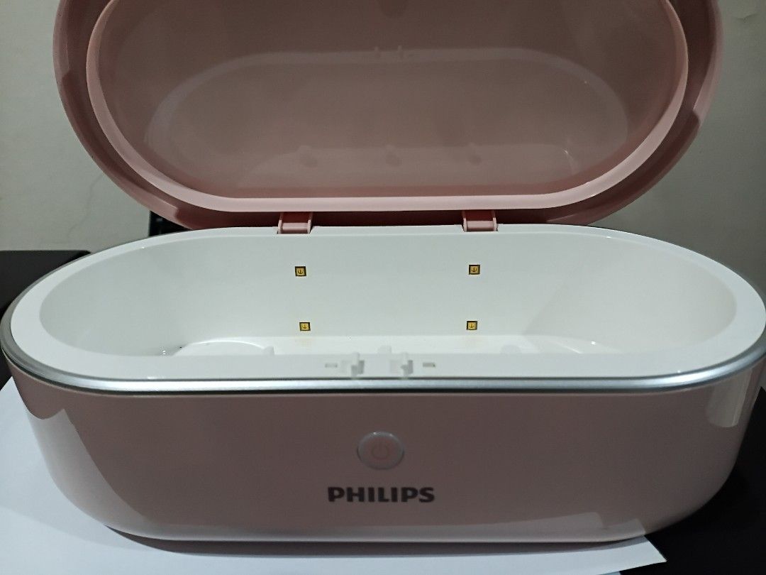 Philips UV-C disinfection mini box (Category: Sanitizers & Disinfectants) located in Quezon City. Submitted by purpleskies0122 (Listing ID 1388612402, Image 3). Description: Used Color: Pink Including charging wire. 700 Location: QC.