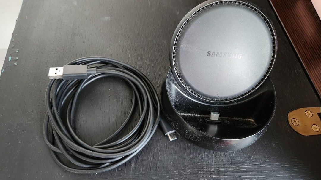 Samsung DeX Station EE-MG950, Mobile Phones & Gadgets, Mobile & Gadget