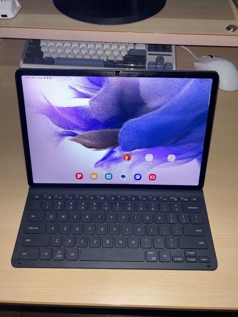 SAMSUNG Galaxy Tab S7 FE (6gb, 128gb) (Category: Android) located in Las Pinas. Submitted by rei.archvd (Listing ID 1388677528, Image 2). Description: Samsung Galaxy Tab S7 FE 📌 All in good condition 📌 With keyboard case and pen 📌 All working and functioning 📌 Used for admin task and sketches Open for meetup Loc: Las Pinas area RFS: Upgrade! SRP Price: 40K .