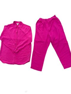 (Category: ) located in . Submitted by wardrobemally (Listing ID 1388588155, Image 1). Description: .