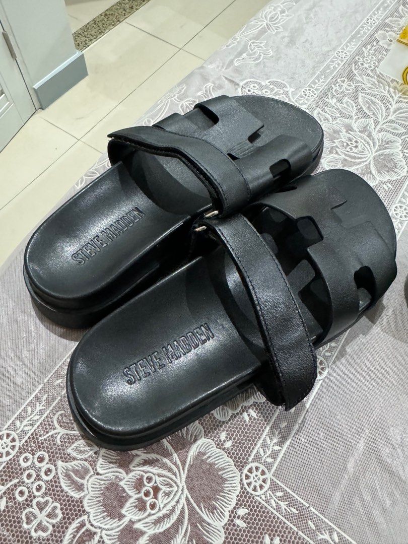 Steve Madden Mayven Leather Black Slides Size 6 (Category: Slippers and slides) located in Manila. Submitted by bunanni (Listing ID 1388612956, Image 2). Description: Bought from the us Authentic Brand new never worn Hermes Chypre Dupe.