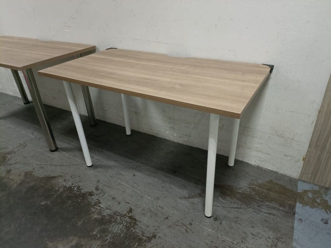 Study Table (Category: Tables & Sets) located in Singapore. Submitted by zhangyy543 (Listing ID 1388585928, Image 1). Description: About 5 study tables, tables tops are new, very good quality,$70 each Free delivery to lift level room only pls contact 91715126.