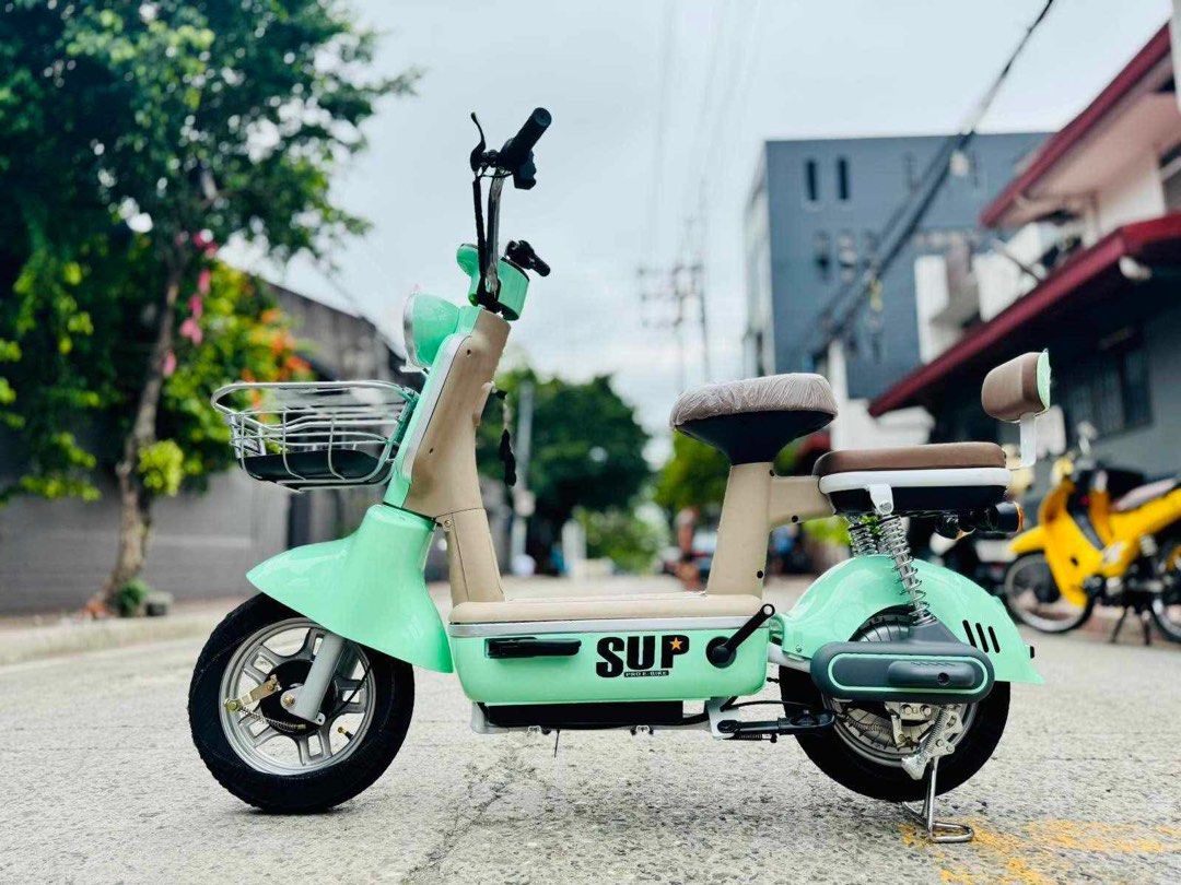 “SUPREMO” 2 WHEELS EBIKE😍 (Category: Bicycles) located in Marikina City. Submitted by keionlines85428 (Listing ID 1388639471, Image 1). Description: “SUPREMO” 2 WHEELS EBIKE😍 with Keyless and Tap Card operate 👌 ANG GANDA NITO GUYS MURA PA😱 PANG SERVICE SA SCHOOL, WORK DAHIL MAHAL ANG PAMASAHE AT GASOLINA. 🫰 (500watts 48v20ah) 15,000 (350watts 48v12ah) 13,000 capacity load 150kg Specification‼️‼️‼️ 14”x2.50” Tubeless Tire Anti-theft alarm Dig