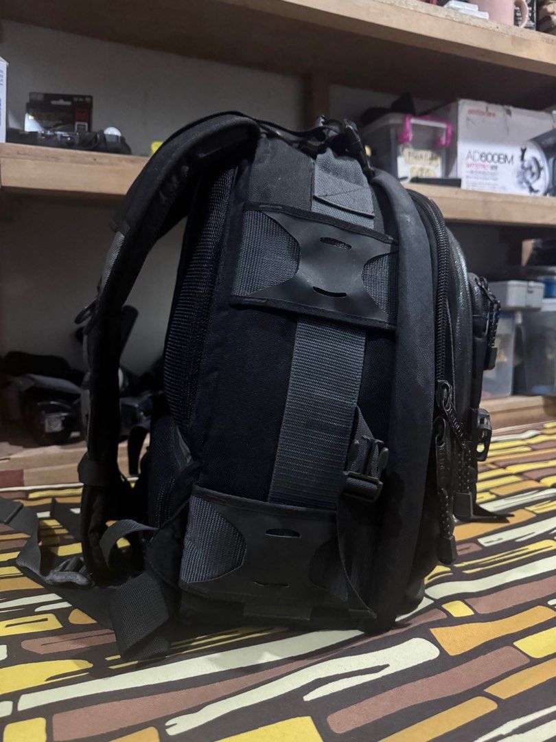 Tamrac Camera Backpack (Category: Camera Bags & Carriers) located in Tanay. Submitted by bentomendez (Listing ID 1388504887, Image 2). Description: Sale/Trade: Tamrac 5575 Expedition 5 Camera Backpack Very good condition DESCRIPTION: •The perfect mid-size pack for a wide range of photo equipment, including digital or film SLRs, 5-7 lenses, and a flash. •Completely padded interior with adjustable, foam-padded dividers •Dual “wing” accessory pocket