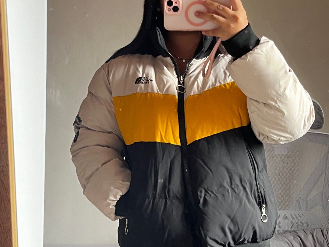 Unisex Puffer Jacket for only 400 pesos (Category: Coats, Jackets and Outerwear) located in Santa Rosa. Submitted by declutterwithsher (Listing ID 1388525034, Image 3). Description: Unisex Puffer Jacket – ₱350 (last price) 📏 Size: Small to Medium 🌲 Perfect for hiking & travel 🛍 With inside pockets 📌 Bought in Baguio last year ✨ Never been used ❕Removable po yung hood but the zipper kind of broke so that’s the only issue 💌 Send a DM to claim!