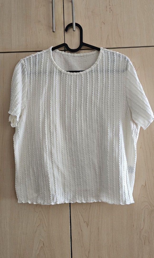 White blouse office casual wear (Category: Blouses) located in Makati City. Submitted by joieisdecluttering (Listing ID 1388589073, Image 3). Description: .