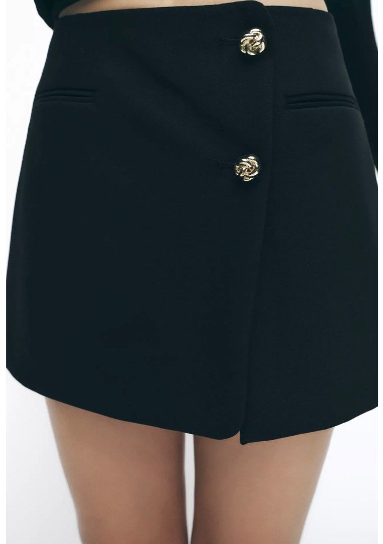 Zara Skort (Category: Shorts) located in Santa Rosa. Submitted by poshthreadsph (Listing ID 1388515308, Image 2). Description: Brandnew with tags‼️‼️‼️ 💯Original not overruns ☝️NO ACTUAL PHOTOS, WHAT YOU SEE IS WHAT YOU GET 📍SIZE: Small 🎨Color may vary due to lighting 🖤No haggling for brandnew items ❤️ Shipping: Gogo Express, J&t, Lalamove 📍No shipping every sun.