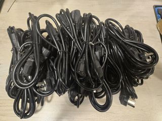 電源線