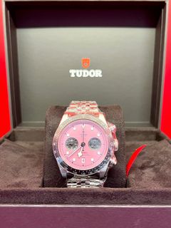 （分類：）位於 。 由 chatyuen_showroomluxury 提交（商品編號 1388734060，圖片 1）。簡介： 。