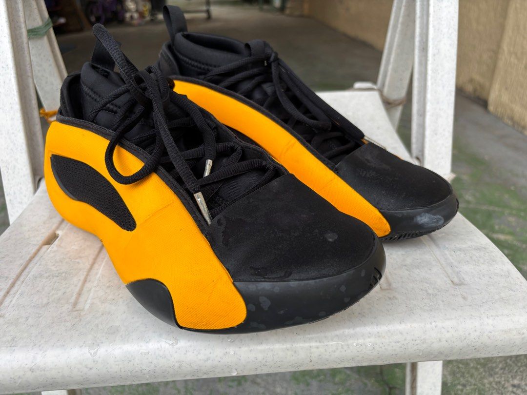 Adidas Harden Vol. 8 (Category: Sneakers) located in Paranaque City. Submitted by johntheconqueror (Listing ID 1388703501, Image 2). Description: FOR SALE‼️ Adidas Harden Volume 8 Size: 10.5 US Color: Yellow / Black Condition: 9/10 Indoor use only RFS: Decluttering.