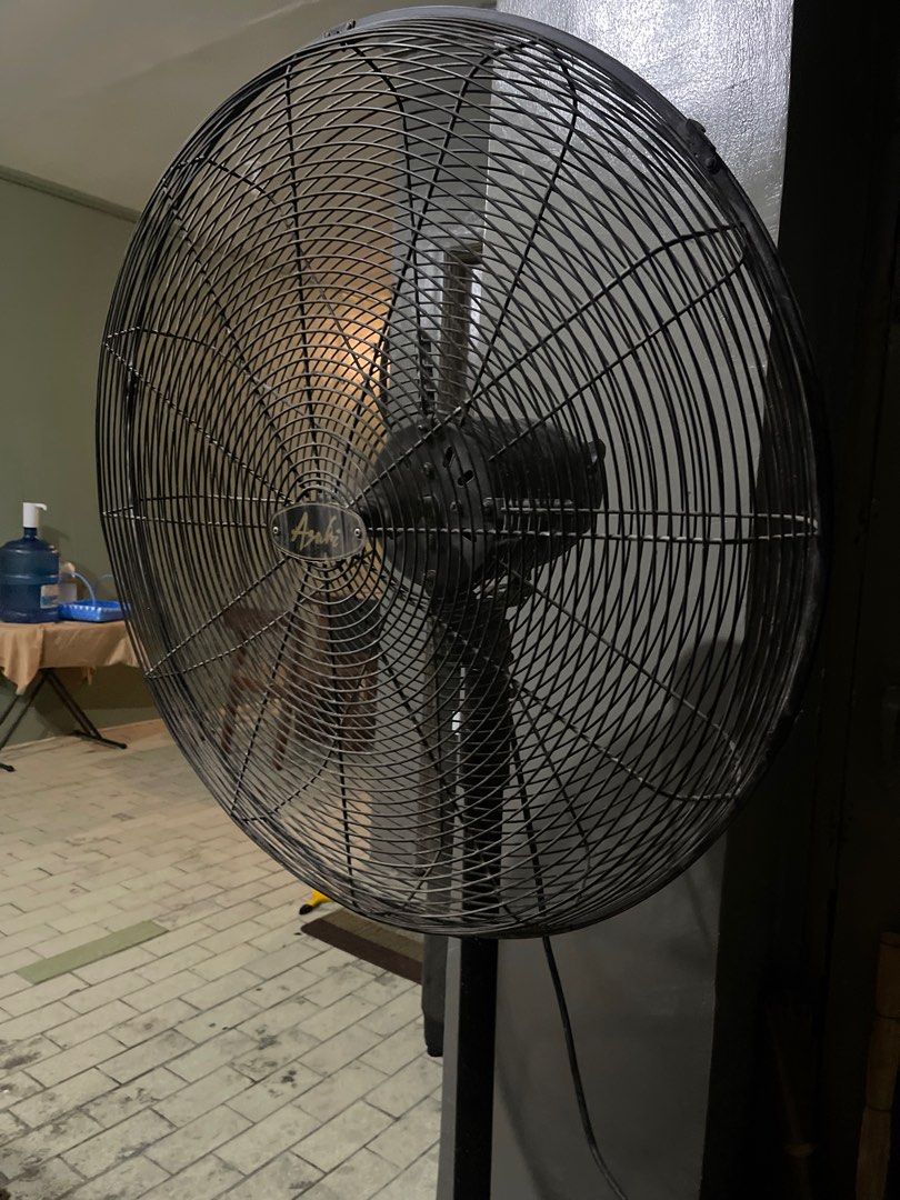 Asahi Industrial Fan Heavy Duty (Category: Fans) located in Manila. Submitted by oki.ukay (Listing ID 1388816042, Image 3). Description: fix price no issue, no history of repair. linis lang dahil natambak.