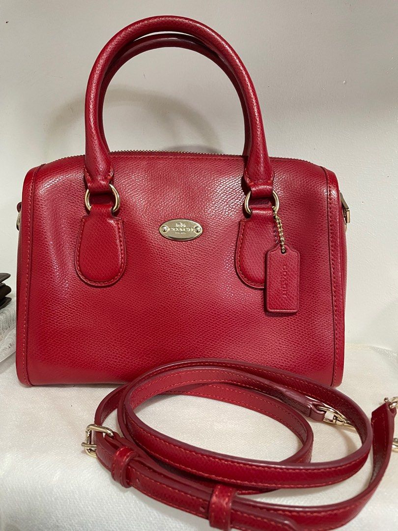 Authentic Coach 2way boston (Category: Luxury Bags & Wallets) located in Guiguinto. Submitted by prelovedinc2024 (Listing ID 1388715367, Image 1). Description: guaranteed authentic, bought in Japan with signs of use - faded hardwares, some pressmarks on rubber lining, dirt/stains inside size: 9x7x4” last photo is for reference only.