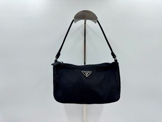 (Category: ) located in . Submitted by fkmanila.lux (Listing ID 1388868863, Image 1). Description: .