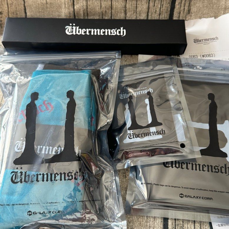 G-DRAGON MEDIA EXHIBITION Übermensch 扇子 G-DRAGON MEDIA EXHIBITION Übermensch 扇子