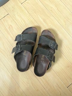 (Category: ) located in . Submitted by jclosetsale (Listing ID 1388746729, Image 1). Description: .