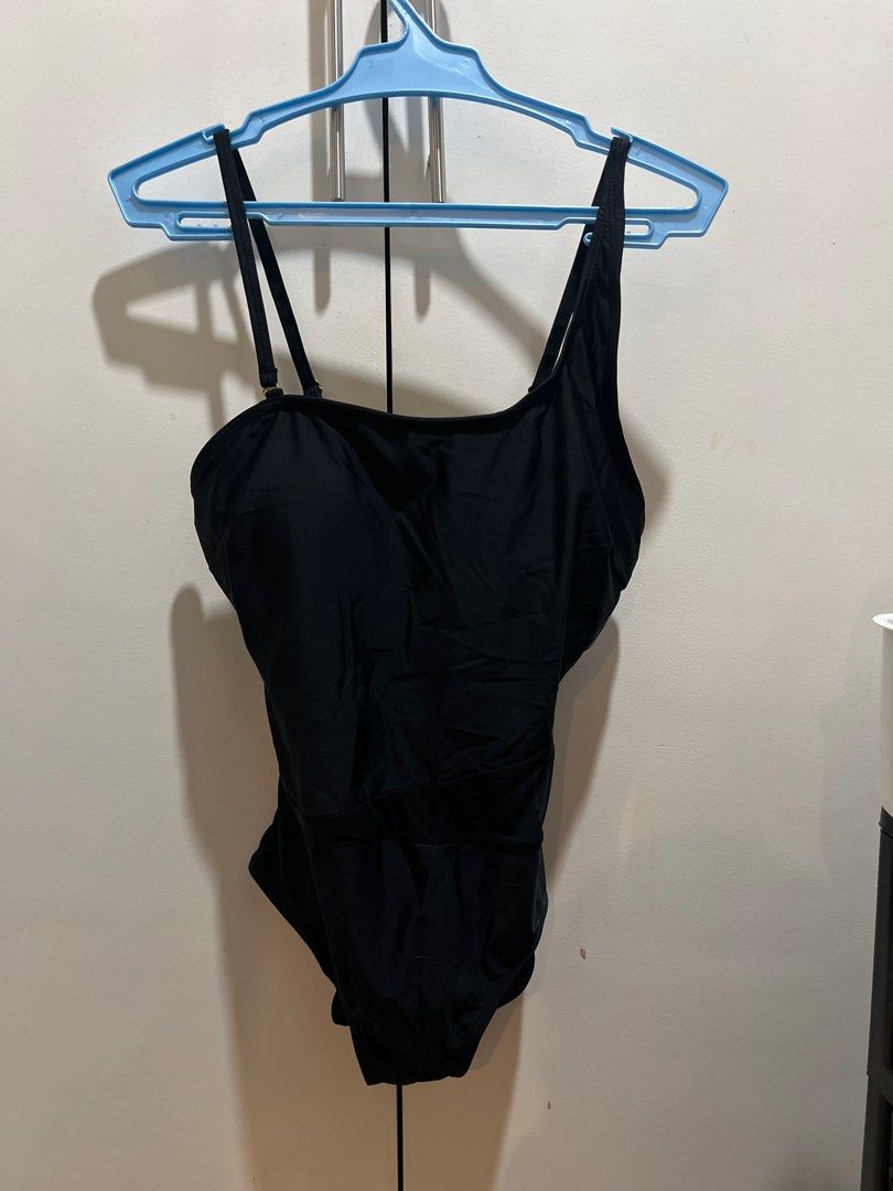 Black Swimsuit (Category: Bikinis & Swimsuits) located in Makati City. Submitted by findingkat (Listing ID 1388777742, Image 1). Description: Original price: 1,299 Used once only Two way (can be as one sided swimsuit) RFS: Closet clean up.