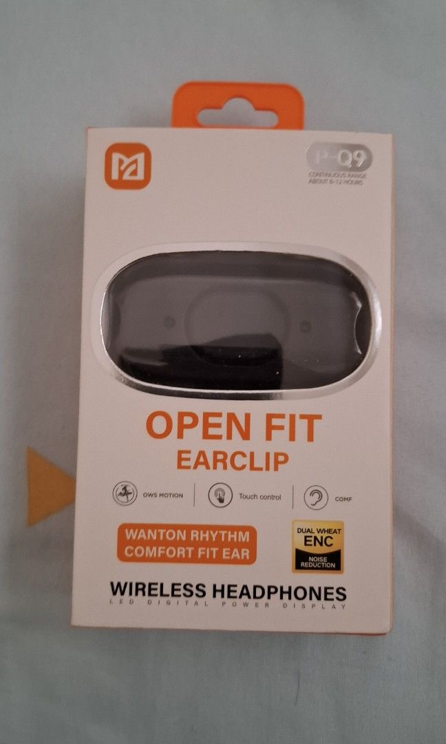Bluetooth earphones453321395275059200