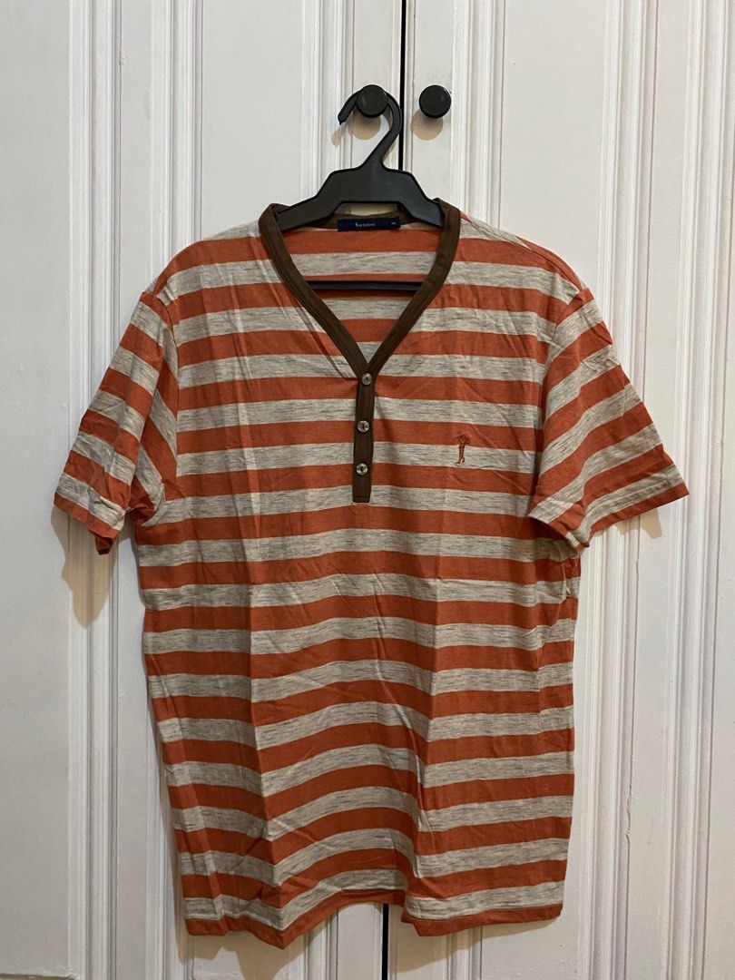 Bossini Top (Category: Tshirts & Polo Shirts ) located in Quezon City. Submitted by javaaaaa (Listing ID 1388866495, Image 1). Description: .