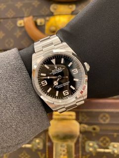 (Category: ) located in . Submitted by redrabbitluxury_singpore (Listing ID 1388747866, Image 1). Description: .