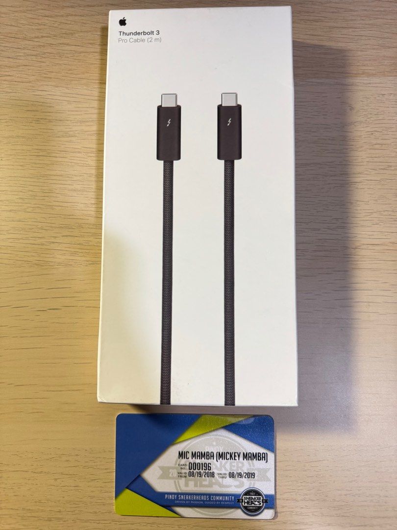 Apple Thunderbolt 3 Pro 2M Cable (Category: Cables & Adaptors) located in Taguig. Submitted by micmamba24 (Listing ID 1388900882, Image 1). Description: FOR SALE ONLY (NO TRADES): BRAND NEW BELOW SRP FROM POWER MAC CENTER Apple Thunderbolt 3 Pro Cable 2 Meters SRP: P7,490 My Price: P4,000 only OVERVIEW Featuring a black braided design that coils without tangling, this 2-meter cable supports Thunderbolt 3 data transfer up to 40Gb/s, USB 3.1 Gen 2 