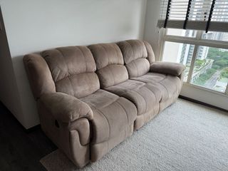 (Category: ) located in . Submitted by uncleandrew (Listing ID 1388764076, Image 1). Description: .