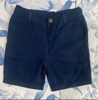 (Category: ) located in . Submitted by chaimwardrobe (Listing ID 1388758671, Image 1). Description: .