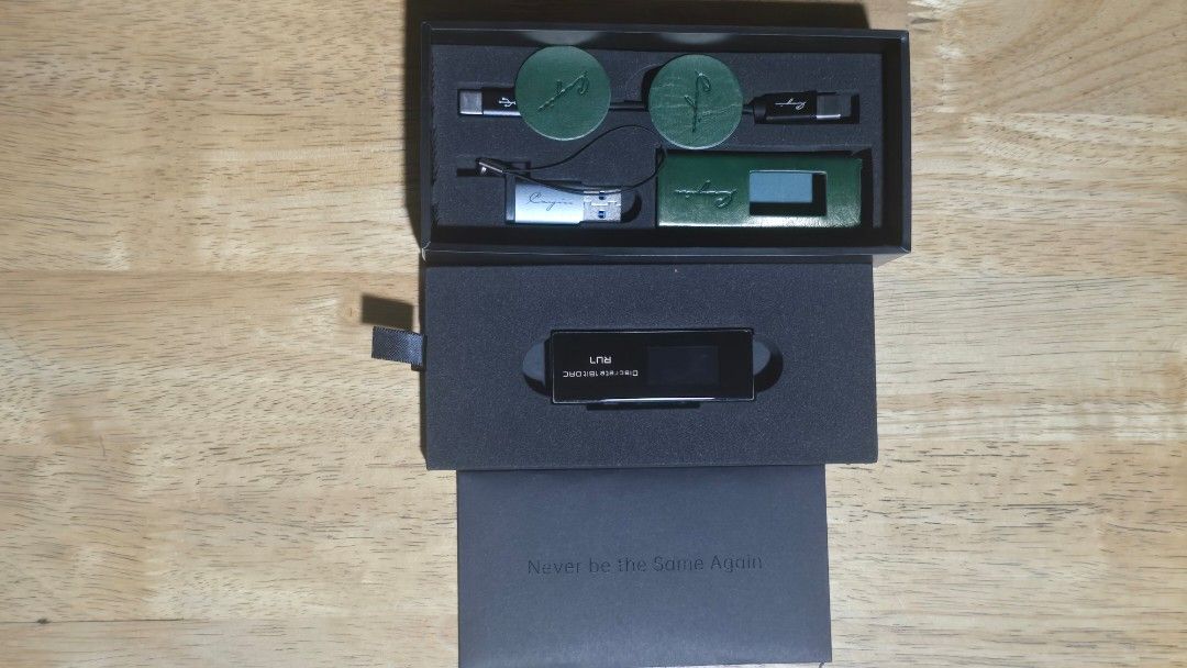 Cayin RU7 Portable DAC dongle Amplifier (Category: Portable Audio Accessories) located in Quezon City. Submitted by xenophane (Listing ID 1388788900, Image 3). Description: - Bought in July 2023 - Barely used. Used only once or twice to see if it is working - Comes with complete box and accessories - With free container bag bought from the orange app - RFS: unused - No issues - For meetups within NCR, preferably near Quezon City - Open for delive