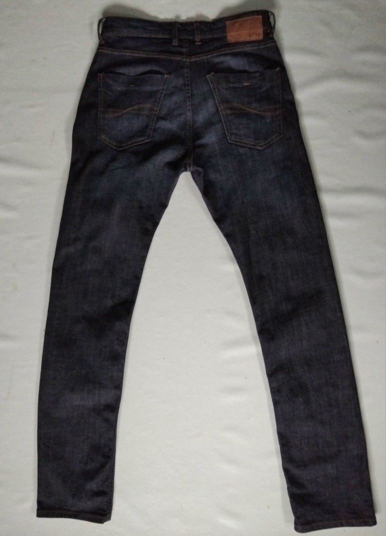CELIO C15 SLIM STRAIGHT JEANS (Category: Jeans) located in Makati City. Submitted by KAMUSIKATAYO (Listing ID 1388811546, Image 1). Description: PRE OWNED 31 ON TAG 32 ON TAPE EXCELLENT CONDITION PLS SEE PIX GCASH PAYMENT.