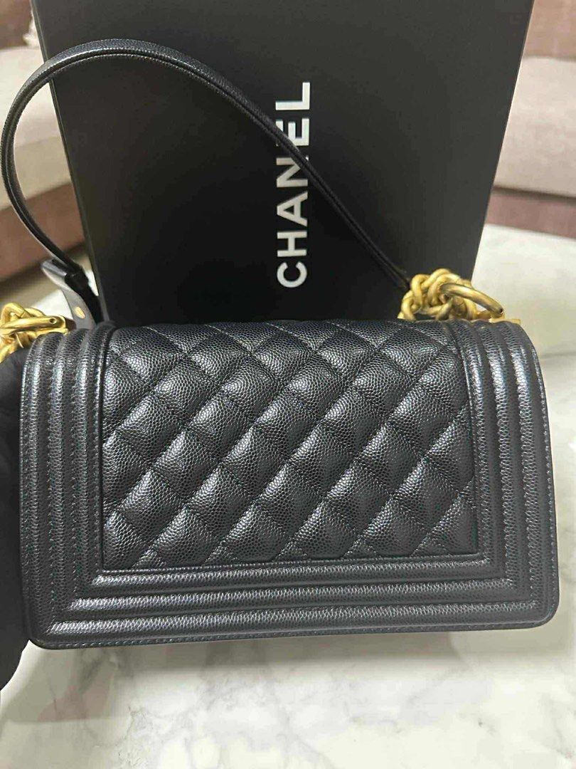SOLD!!! Chanel Leboy Small (Category: Luxury Bags & Wallets) located in Santiago. Submitted by realjoan (Listing ID 1388802380, Image 2). Description: Comes complete w/o receipt Series 28 Like new condition Caviar GHW Slightly negotiable.