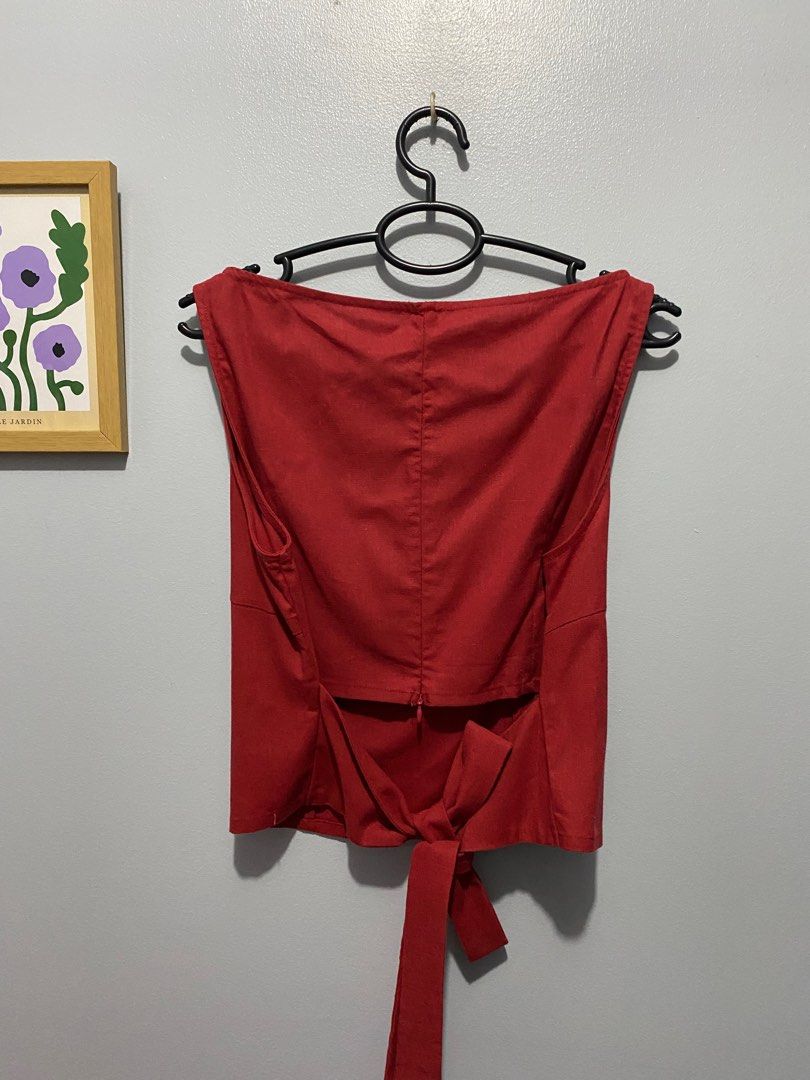 Cider Linen Top and Skirt (Category: Sleeveless) located in Mandaluyong City. Submitted by _adjh (Listing ID 1388866177, Image 2). Description: 😱 comes with a surprise gift 🎁 🛍️ brought from Cider last Jan 2025, never worn 📏 size xl 👚 linen material, w zipper and bow at the back 🛵 jnt, grab/lalamove/angkas 💌 no more last price, sold as set.
