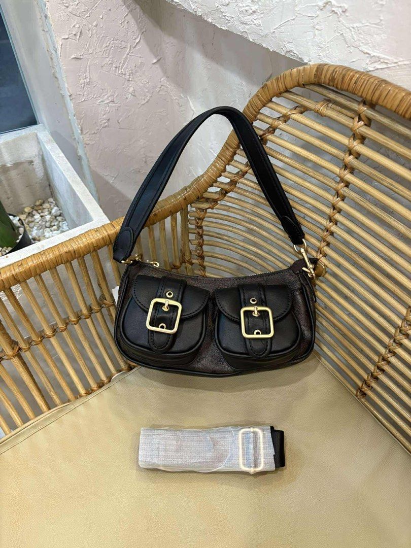 Coach Ashton Baguette (Vietnam Made) (Category: Luxury Bags & Wallets) located in Pagsanjan. Submitted by jecay00 (Listing ID 1388714564, Image 2). Description: Materials are like the original/authentic ones. What u see is what u get! It is really made from hard materials and not like top grade ones. If you do not have enough budget for real ones. This us the best option! Gcash payment first then ship via j&t/flash. TYIA! .
