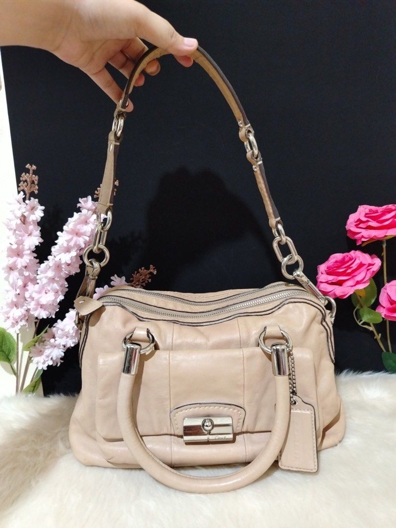 Coach Kristin Leather Satchel (Category: Luxury Bags & Wallets) located in San Fernando. Submitted by luckyfindsco (Listing ID 1388763938, Image 1). Description: Selling low.