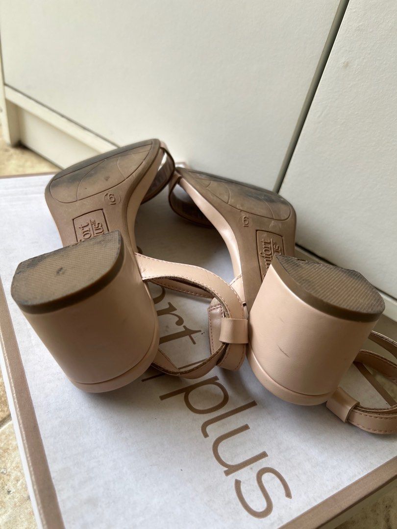 Comfort Plus Sandals (Category: Flats & Sandals) located in Makati City. Submitted by mabz21 (Listing ID 1388711472, Image 3). Description: Like New - No Issue RFS: Decluttering.