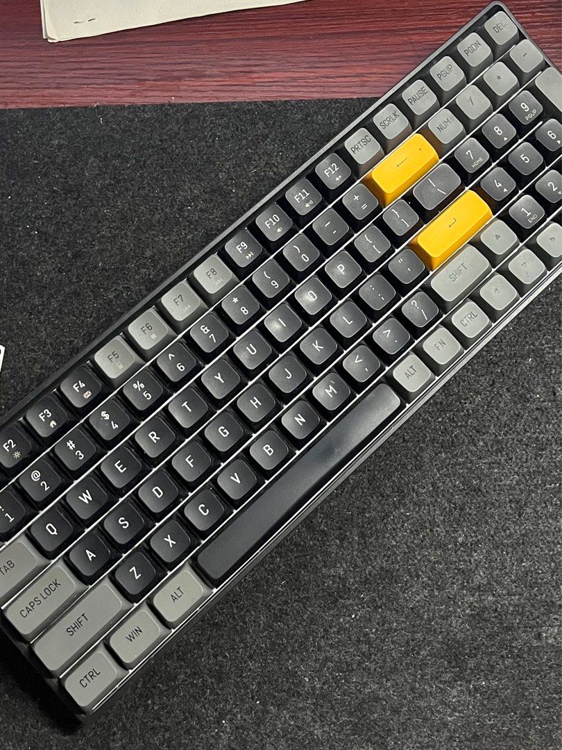 DarkFlash GD100 Mechanical Keyboard (Category: Computer Keyboard) located in Manila. Submitted by fromsoleil (Listing ID 1382742940, Image 2). Description: inclusions: charger and some keycaps 🚫no refund.