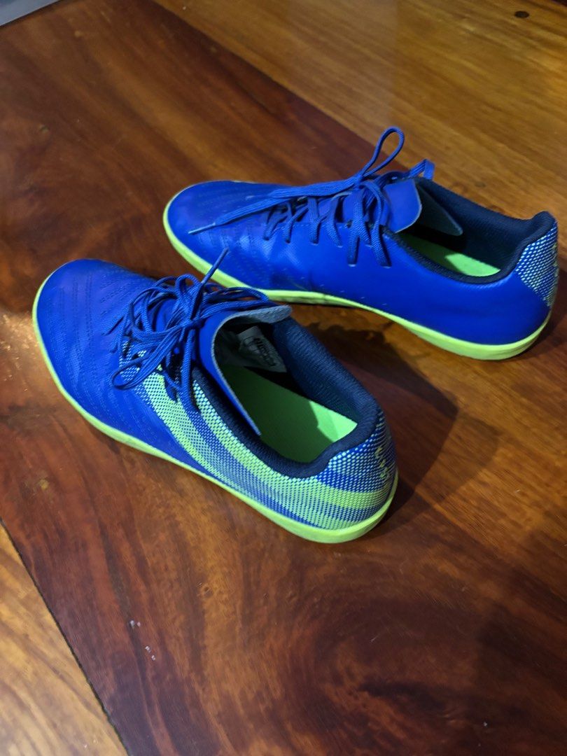 Decathlon Soccer Shoes (Category: Sneakers) located in Pasig City. Submitted by modernbazaar (Listing ID 1388847924, Image 3). Description: Used 3 times only because did not end up doing soccer, sole and sides in good condition, color still vibrant. Purchased from Decathlon. .
