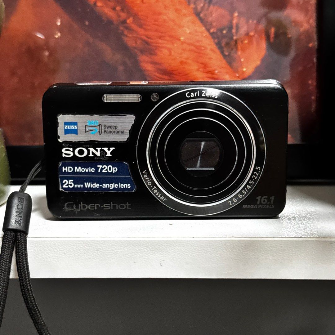 Digital Camera DCMPH vintage retro aesthetic (Category: Cameras) located in Cebu City. Submitted by gilejehhk (Listing ID 1388723560, Image 3). Description: .