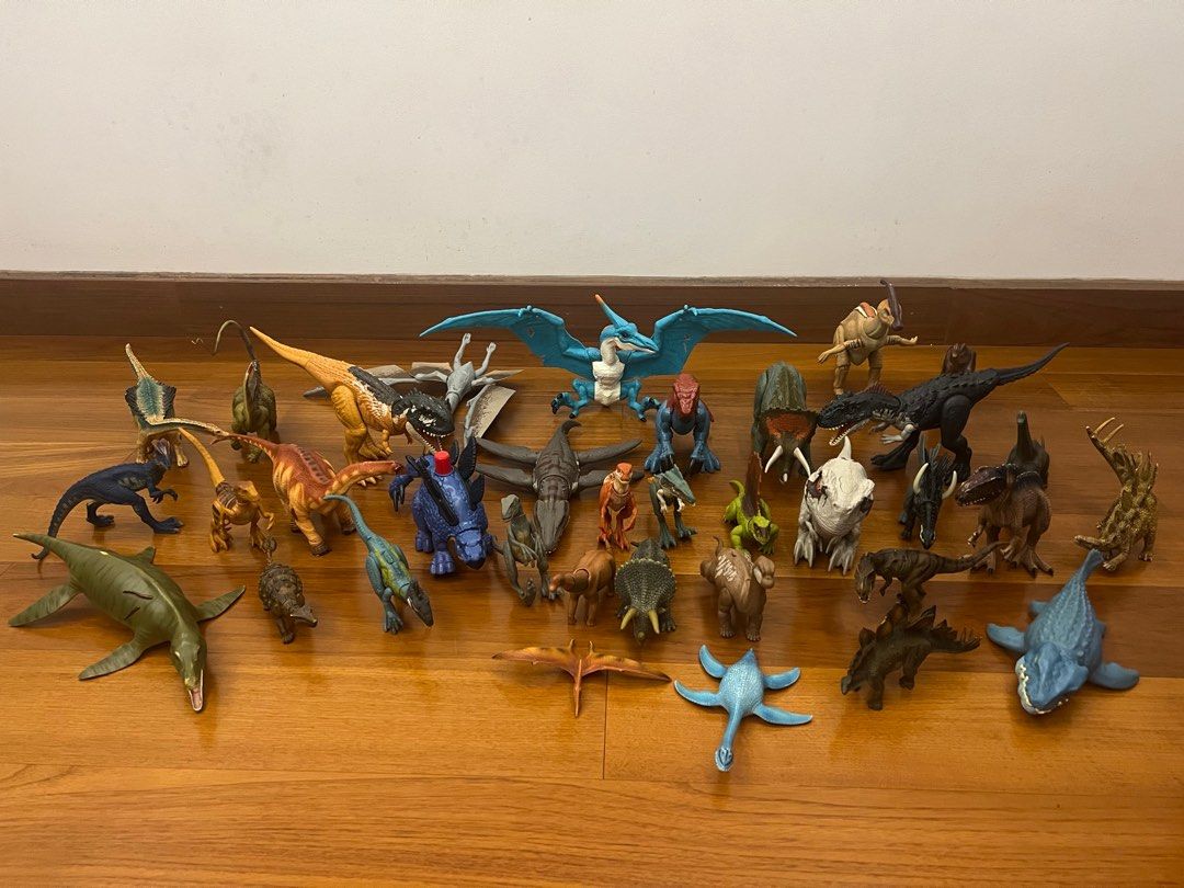 Dinosaur toys (Category: Kids Toys) located in Quezon City. Submitted by hlnrose (Listing ID 1388811329, Image 1). Description: Pls ask for price. Can be sold per piece or take all..
