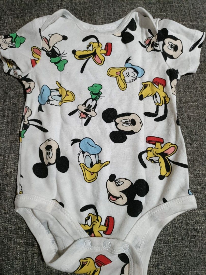 Disney baby onesie (Category: Babies & Kids Fashion) located in Bulacan. Submitted by trendeekim (Listing ID 1388875658, Image 2). Description: 3-6 months disney baby onesie.