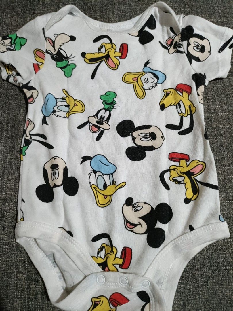 Disney baby onesie (Category: Babies & Kids Fashion) located in Bulacan. Submitted by trendeekim (Listing ID 1388875658, Image 1). Description: 3-6 months disney baby onesie.