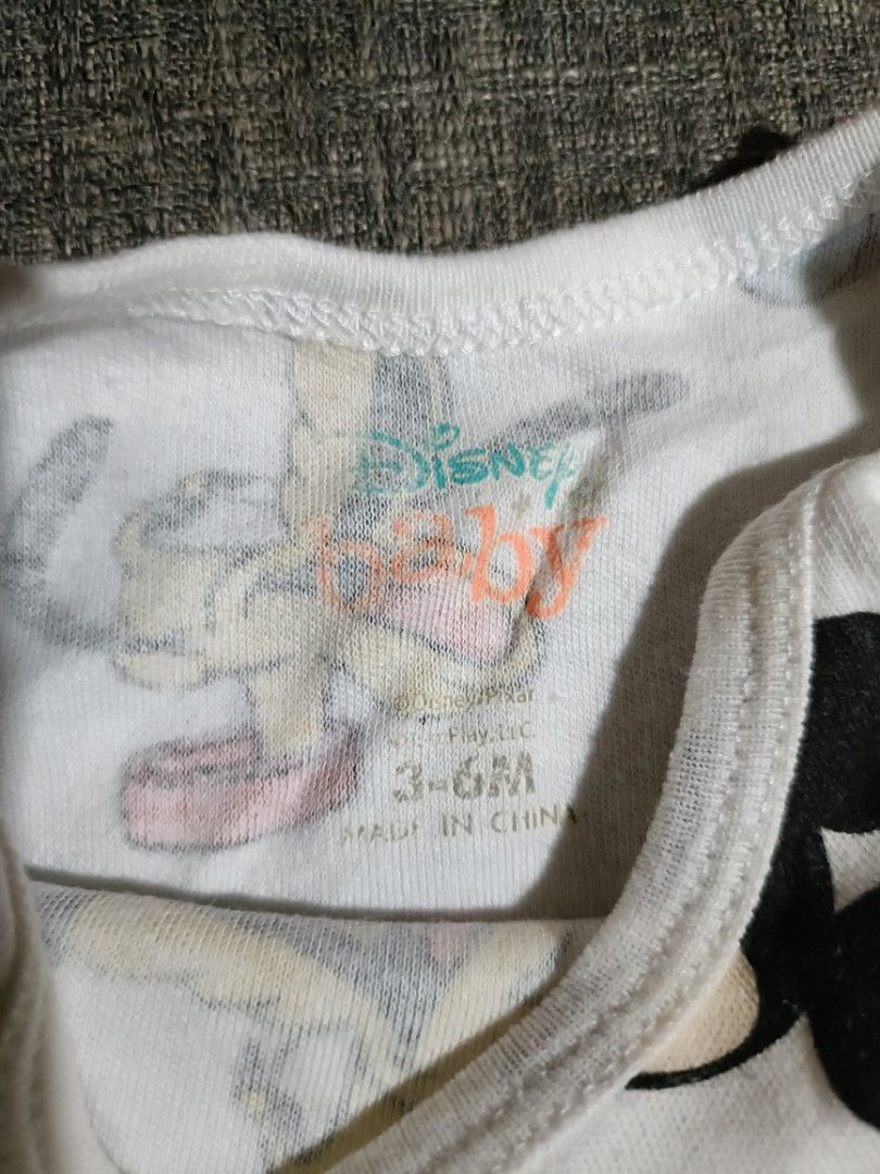 Disney baby onesie (Category: Babies & Kids Fashion) located in Bulacan. Submitted by trendeekim (Listing ID 1388875658, Image 3). Description: 3-6 months disney baby onesie.