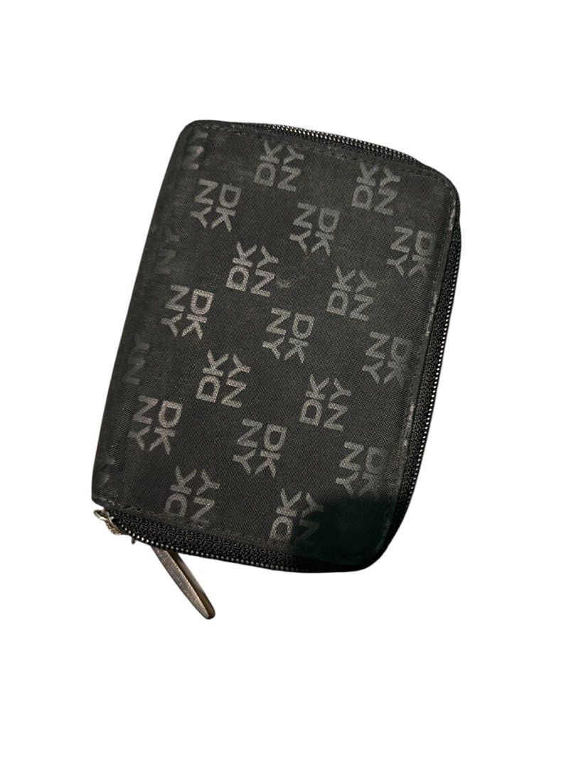 DKNY medium Canvass wallet (Category: Luxury Bags & Wallets) located in Trece Martires City. Submitted by garciaclaudinejoy (Listing ID 1388854714, Image 1). Description: Need lang ng linis.