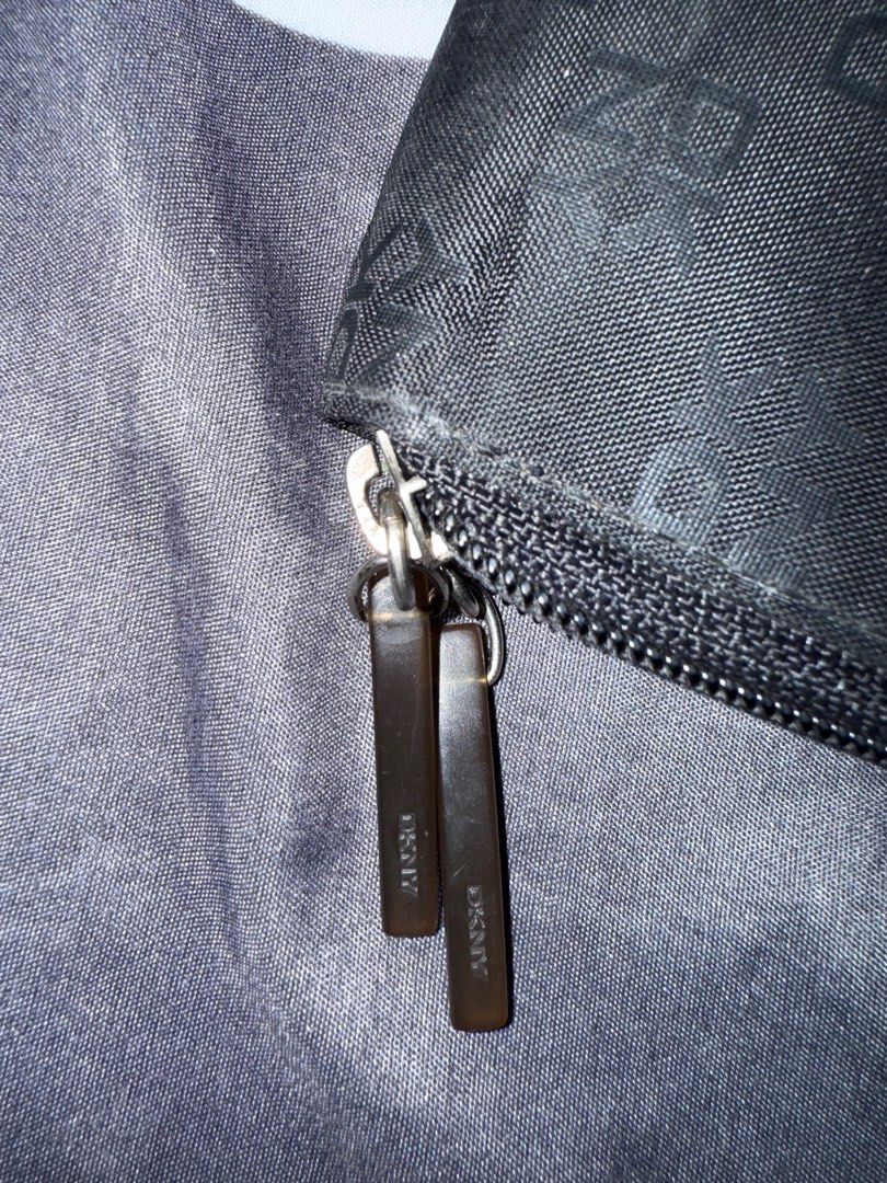 DKNY medium Canvass wallet (Category: Luxury Bags & Wallets) located in Trece Martires City. Submitted by garciaclaudinejoy (Listing ID 1388854714, Image 3). Description: Need lang ng linis.