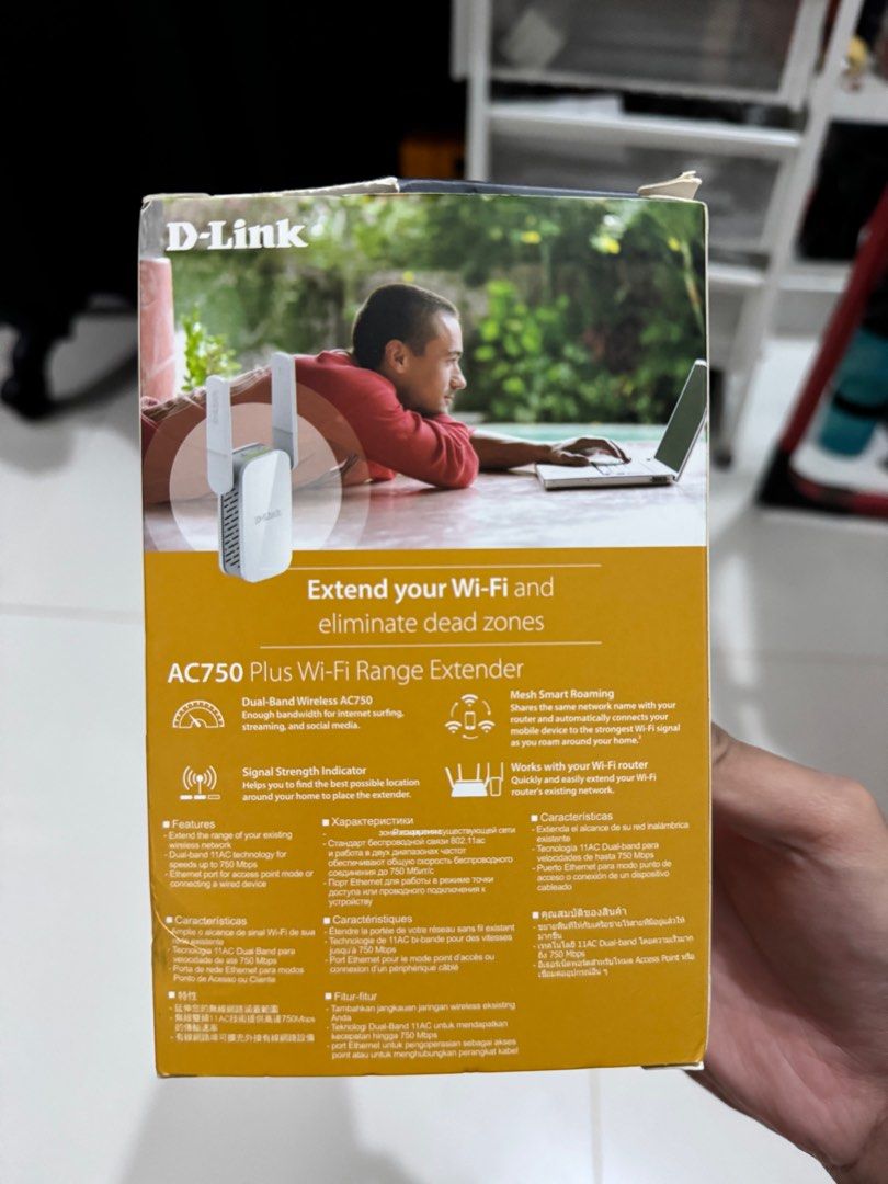 *CLEARANCE SALE* D-Link Wifi Extender (Category: Networking) located in Manila. Submitted by MarkPH (Listing ID 1388808633, Image 3). Description: Never been used From uae No issues Rfs: hindi na kailangan.