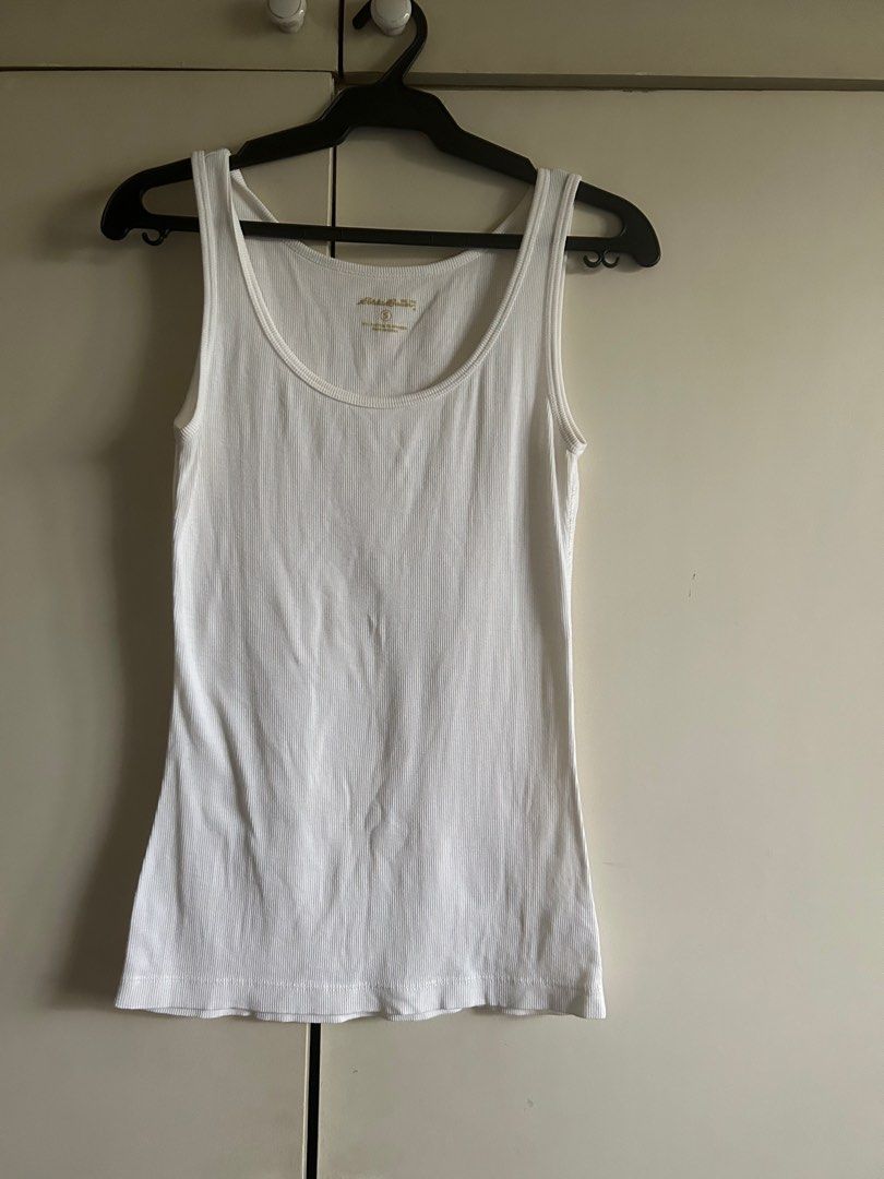Eddie Bauer tank top (Category: Others Tops) located in San Juan City. Submitted by HannaRuby (Listing ID 1388814320, Image 1). Description: From USA Authentic Size medium Slightly used Decluttering .