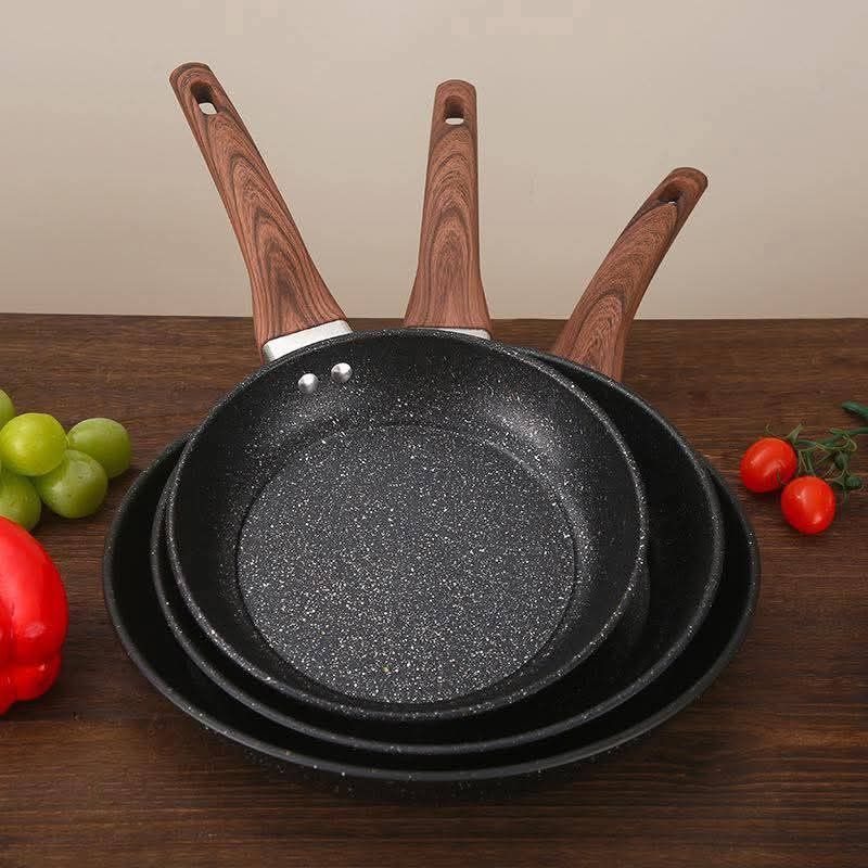 Frying pan 3in1 (Category: Fryers) located in Manila. Submitted by jelai.cybyb (Listing ID 1388740170, Image 1). Description: FRYING PAN SET（3 IN 1 ） SIZE ：20 CM, 24 CM, 28 CM.