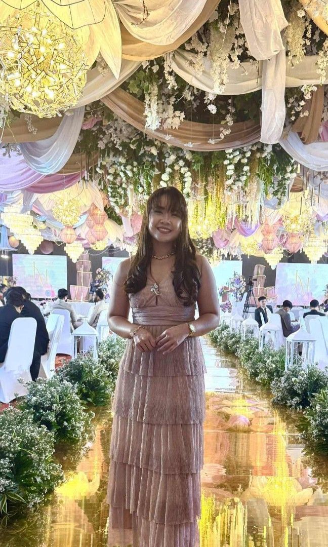 Gown for Rent (Category: Evening dresses & gowns) located in Caloocan City. Submitted by beyondfave (Listing ID 1388881358, Image 3). Description: .