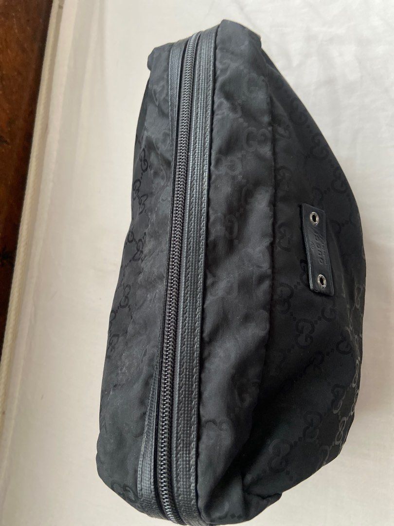 SALE✨Gucci Pouch (Category: Luxury Bags & Wallets) located in Tagaytay City. Submitted by euniquefinds (Listing ID 1388757838, Image 3). Description: Gucci Authentic Light nylon material.