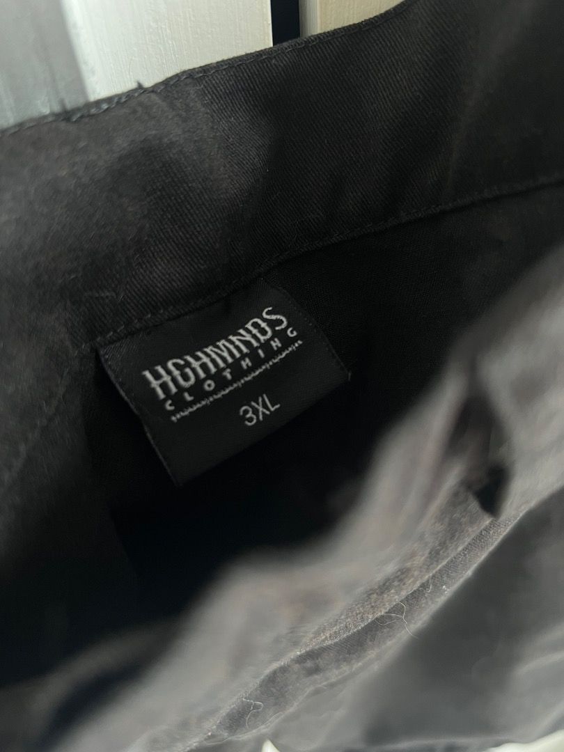 HIGHMINDS SHORTS SIZE 3XL (Category: Shorts) located in Manila. Submitted by sevenvintage (Listing ID 1388792361, Image 2). Description: There is a hole to put string to fit your waist if this is not your size. I personally use it as baggy shorts. Fits me as a size 31.