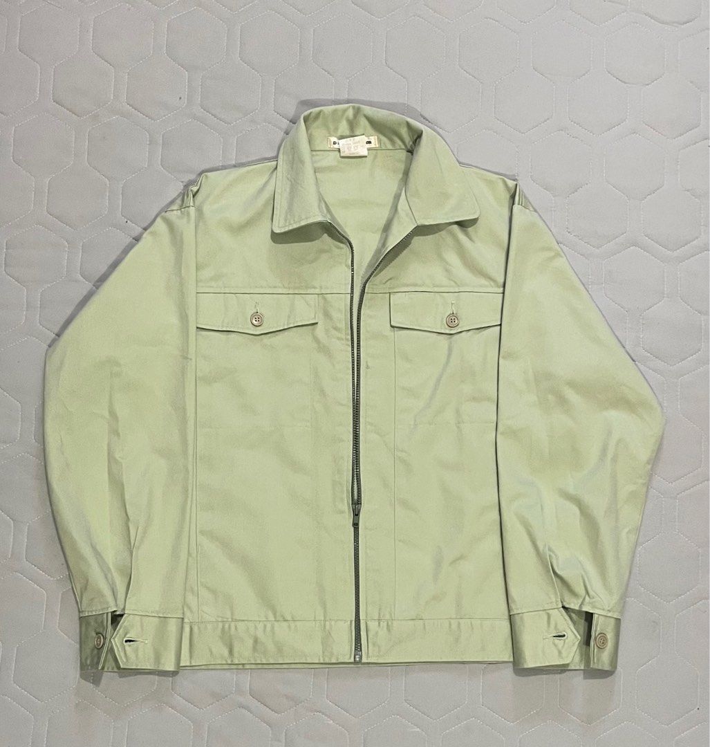 jacket / outerwear (Category: Coats, Jackets and Outerwear) located in Shah Alam. Submitted by hajiqu (Listing ID 1388743545, Image 1). Description: P21, L24.