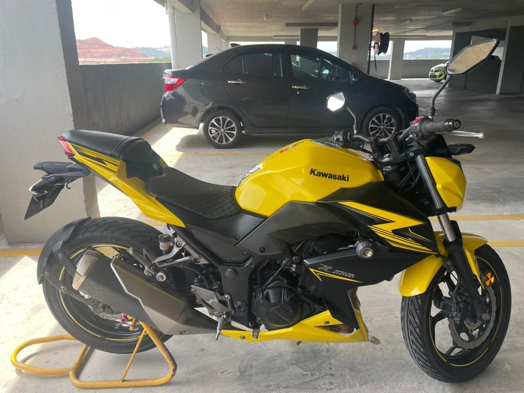 KAWASAKI Z300, Motorbikes on Carousell